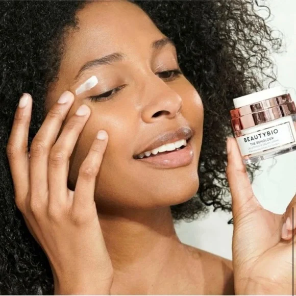 The Beholder Lid-Lifting Eye Cream - Picture 3 of 3